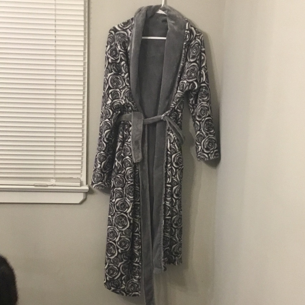 Reversible Gray Floral Women's Robe
